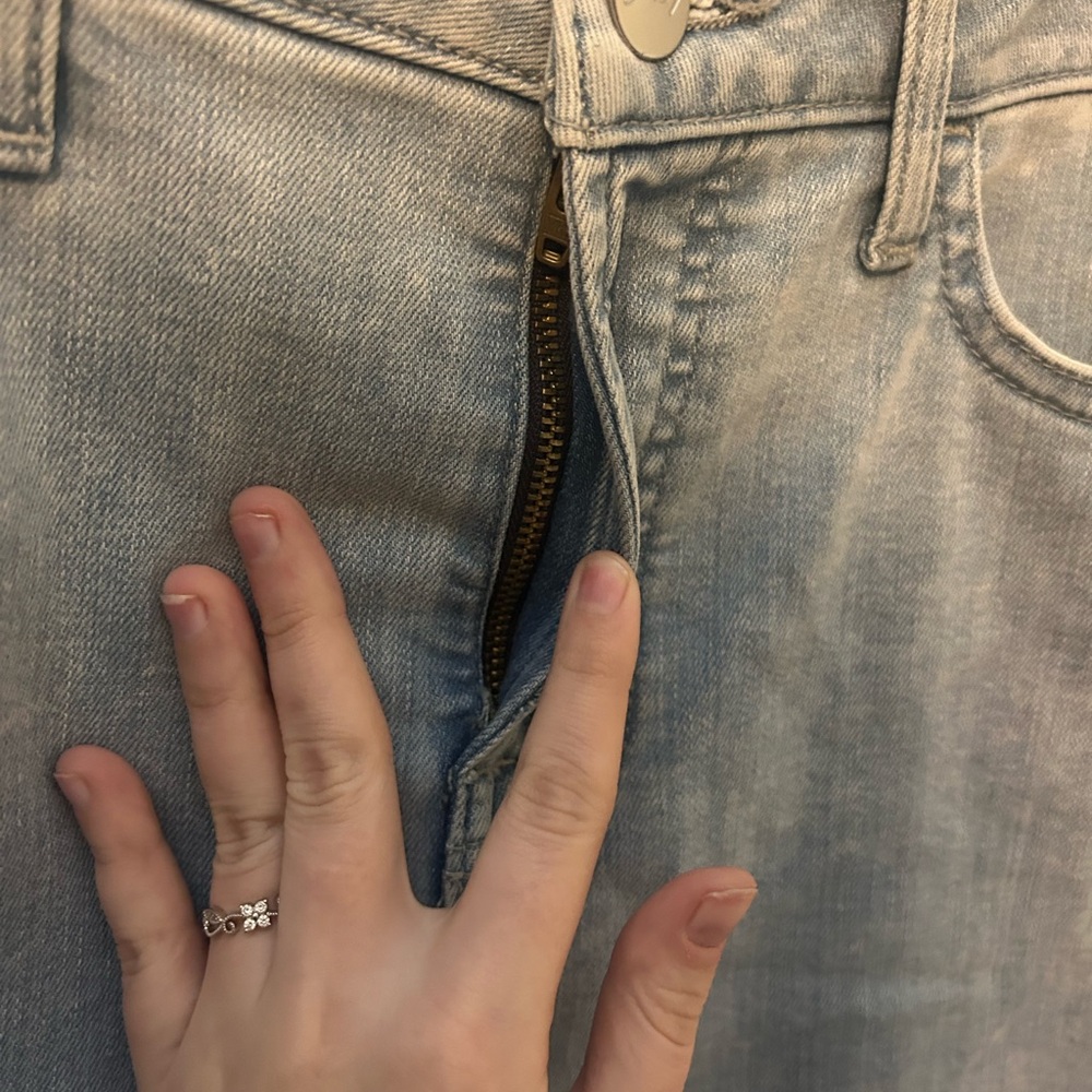 NWT 7 For All Mankind Jen7 Light Wash Cropped Skinny Frayed Jeans Size 6 - Picture 5 of 15